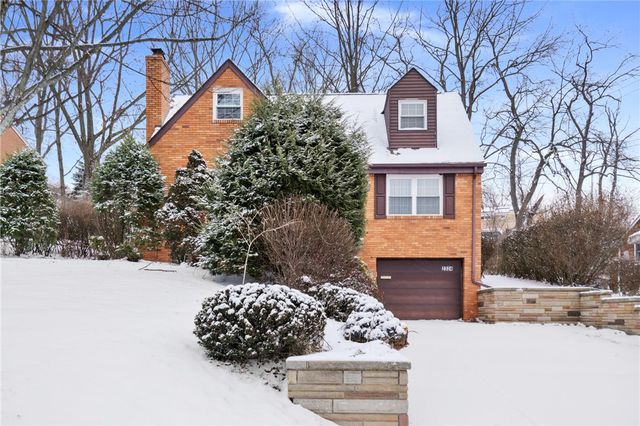 2324 Wells Dr, Bethel Park, PA 15102