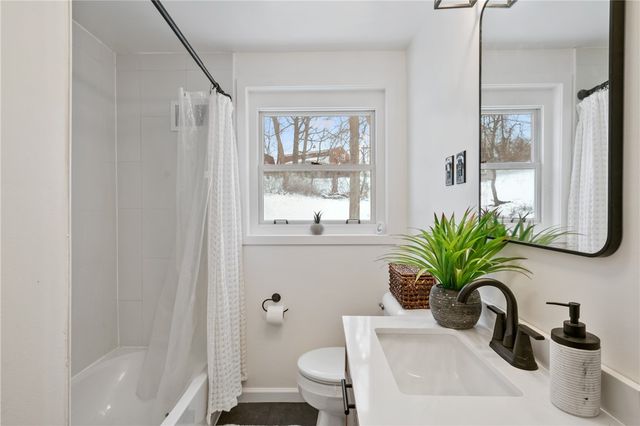 2324 Wells Dr, Bethel Park, PA 15102