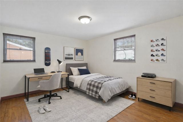 2324 Wells Dr, Bethel Park, PA 15102