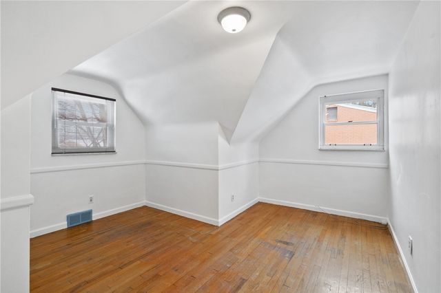 2324 Wells Dr, Bethel Park, PA 15102