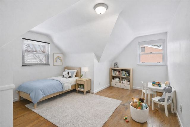 2324 Wells Dr, Bethel Park, PA 15102