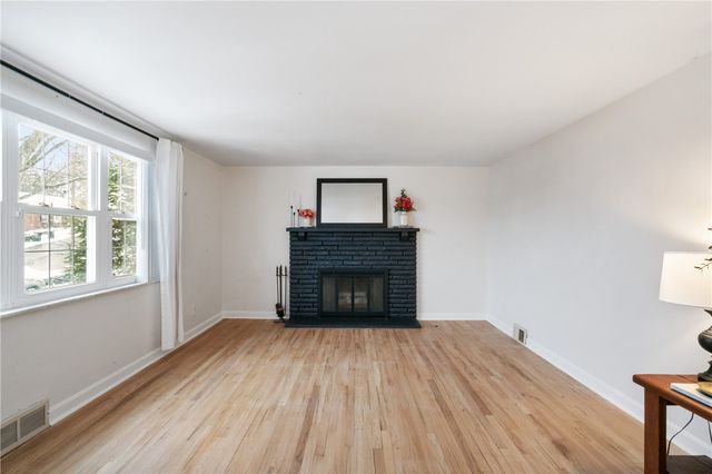 2324 Wells Dr, Bethel Park, PA 15102