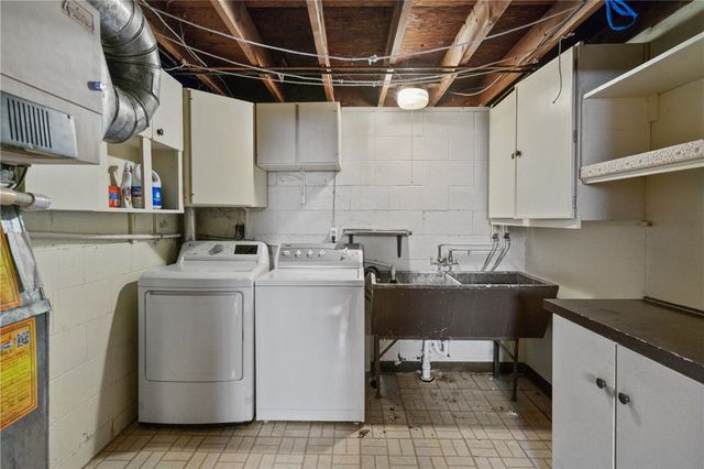 2324 Wells Dr, Bethel Park, PA 15102