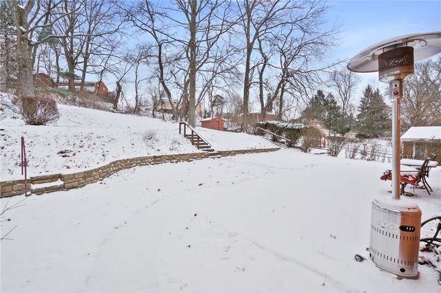 2324 Wells Dr, Bethel Park, PA 15102