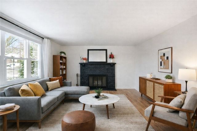 2324 Wells Dr, Bethel Park, PA 15102