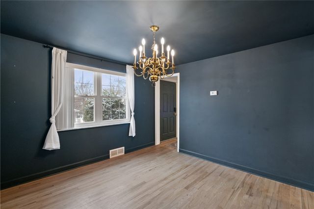 2324 Wells Dr, Bethel Park, PA 15102