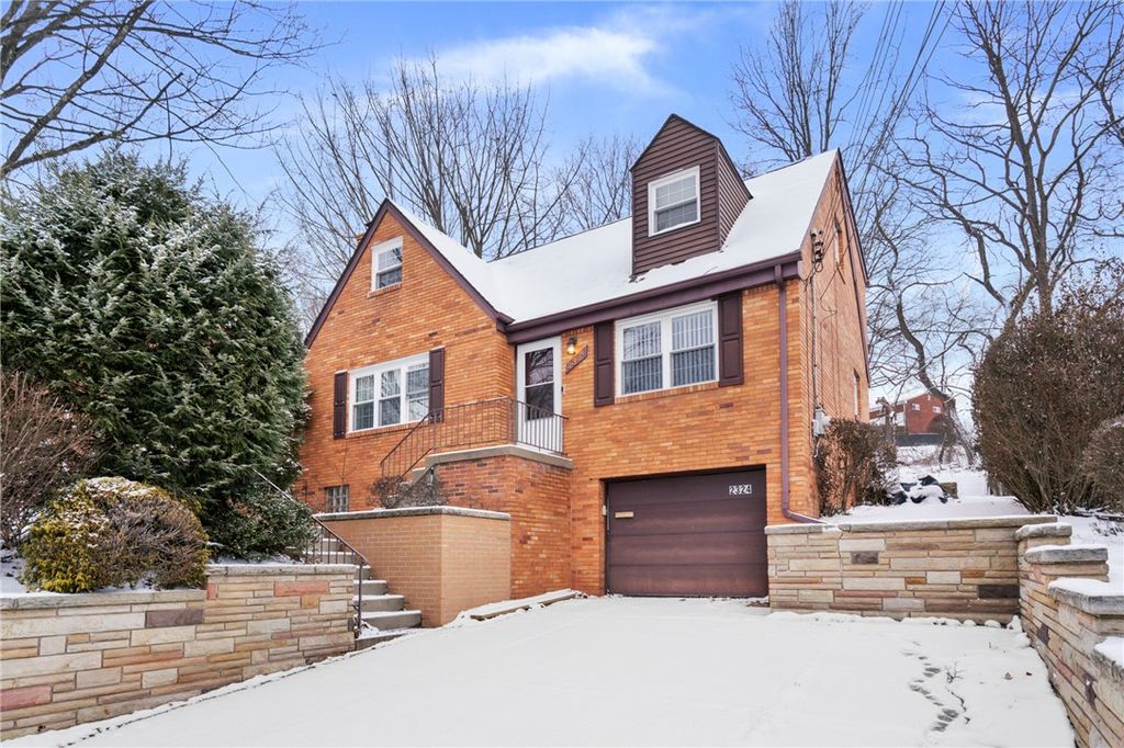 2324 Wells Dr, Bethel Park, PA 15102