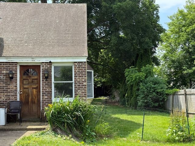 62 Pleasant St 62, Ware, MA 01082