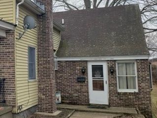 62 Pleasant St 62, Ware, MA 01082