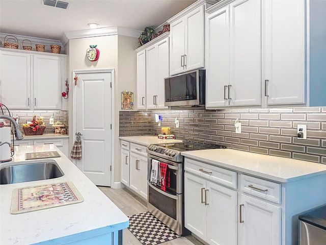31527 CANNON RUSH DRIVE, San Antonio, FL 33576