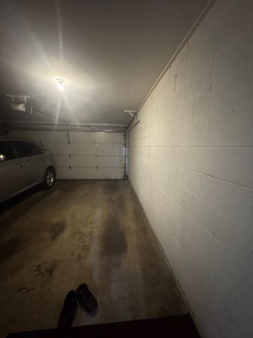 2415 S Normal Avenue F, Chicago, IL 60616