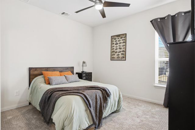 192 Raptor Beak WAY, Cedar Creek, TX 78612