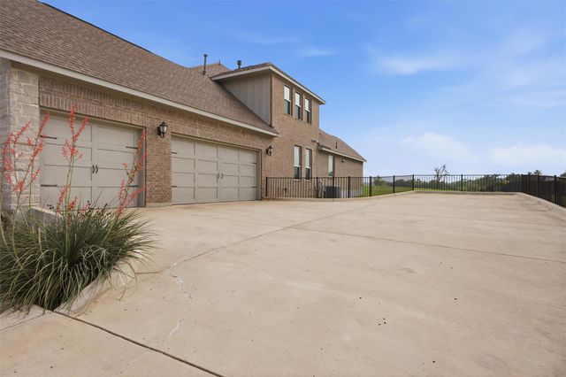 192 Raptor Beak WAY, Cedar Creek, TX 78612