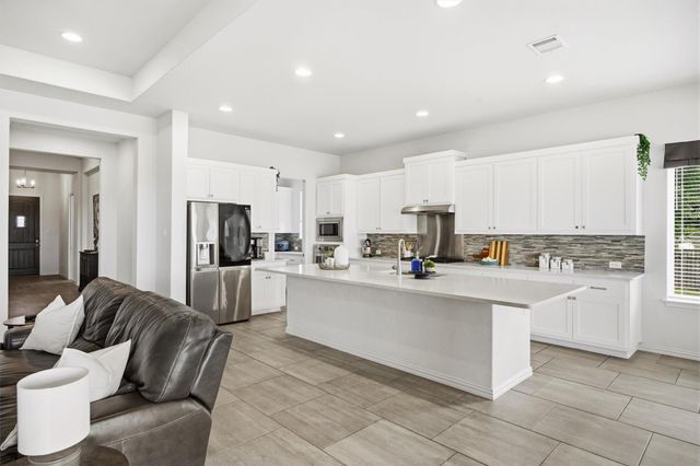 192 Raptor Beak WAY, Cedar Creek, TX 78612