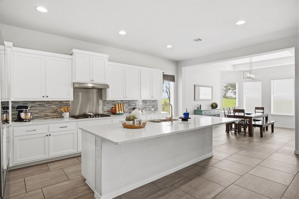 192 Raptor Beak WAY, Cedar Creek, TX 78612