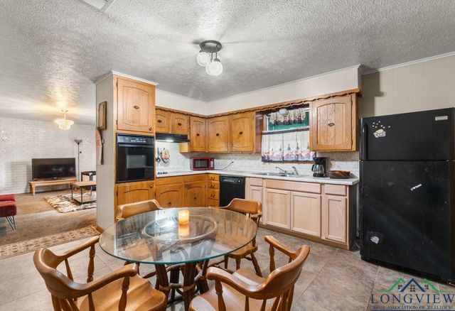 2113 Hendricks, Gladewater, TX 75647