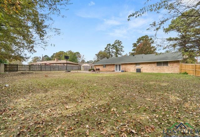 2113 Hendricks, Gladewater, TX 75647