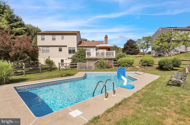 19 SAGE DR, Reading, PA 19608