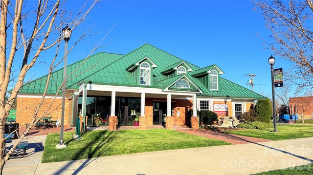 00 Toms Park Circle 21&22, Hendersonville, NC 28792