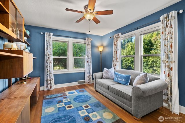 5208 Illahee Road NE, Bremerton, WA 98311