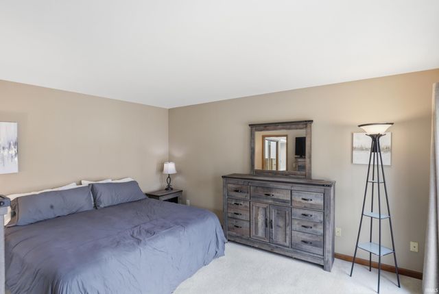 9715 Woodland Ridge East, Fort Wayne, IN 46804