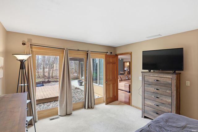 9715 Woodland Ridge East, Fort Wayne, IN 46804