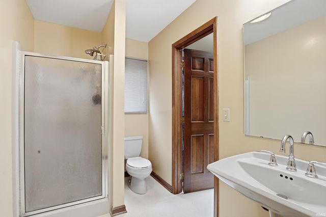 9715 Woodland Ridge East, Fort Wayne, IN 46804