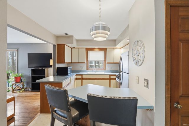 9715 Woodland Ridge East, Fort Wayne, IN 46804