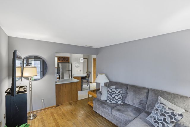 9715 Woodland Ridge East, Fort Wayne, IN 46804