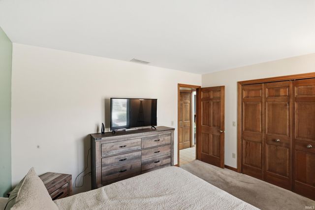 9715 Woodland Ridge East, Fort Wayne, IN 46804