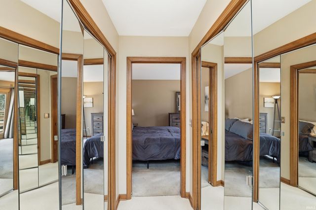 9715 Woodland Ridge East, Fort Wayne, IN 46804