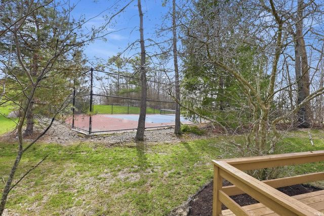 9715 Woodland Ridge East, Fort Wayne, IN 46804