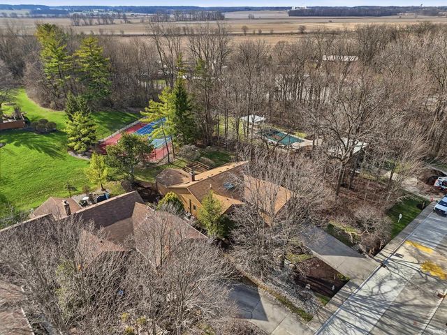 9715 Woodland Ridge East, Fort Wayne, IN 46804