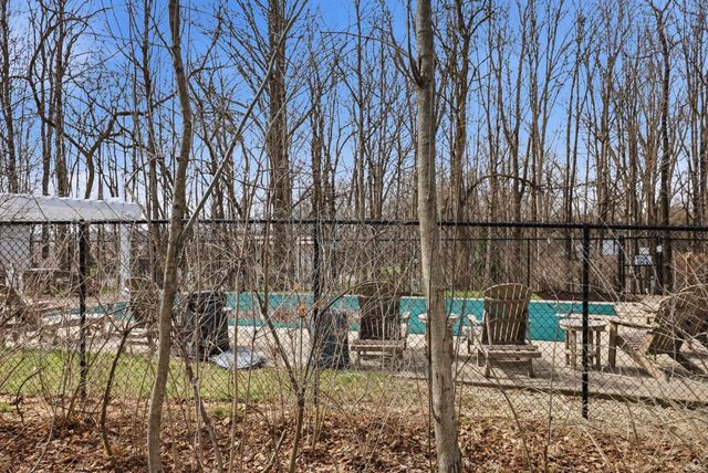 9715 Woodland Ridge East, Fort Wayne, IN 46804