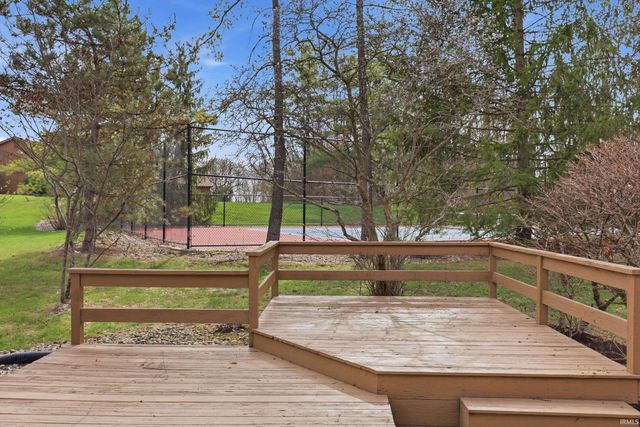 9715 Woodland Ridge East, Fort Wayne, IN 46804