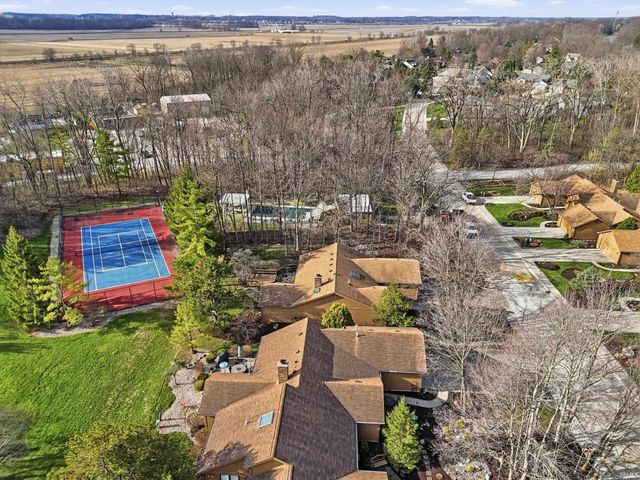 9715 Woodland Ridge East, Fort Wayne, IN 46804