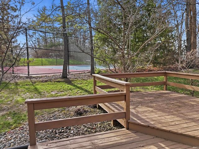 9715 Woodland Ridge East, Fort Wayne, IN 46804