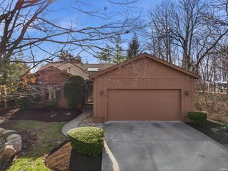 9715 Woodland Ridge East, Fort Wayne, IN 46804