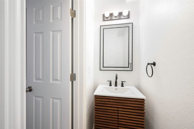 1700 Little River Court, Desoto, TX 75115