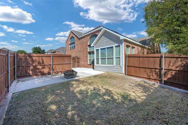 1700 Little River Court, Desoto, TX 75115