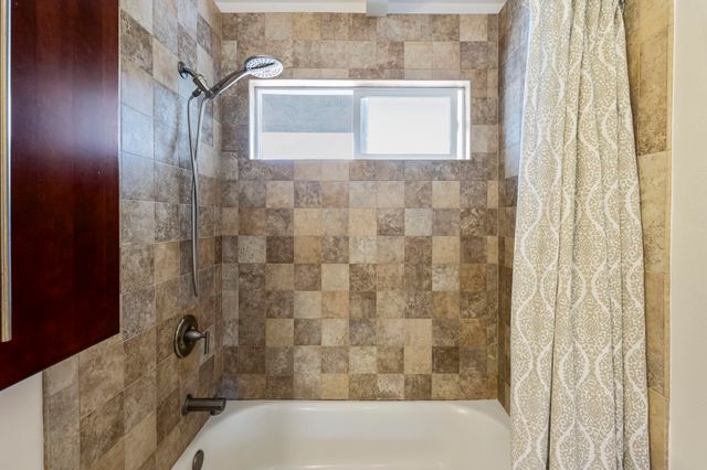 2670 Kanakanui Rd, Kihei, HI 96753