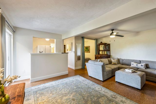 2670 Kanakanui Rd, Kihei, HI 96753