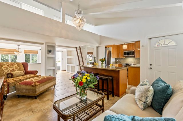 2670 Kanakanui Rd, Kihei, HI 96753