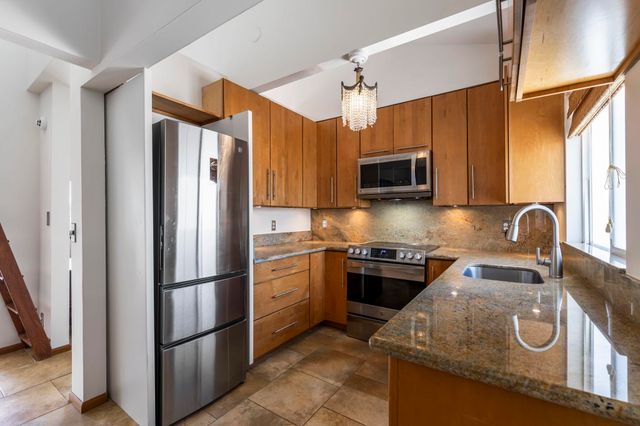 2670 Kanakanui Rd, Kihei, HI 96753