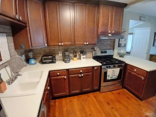 111 SE Syrcle Dr, Pensacola, FL 32507