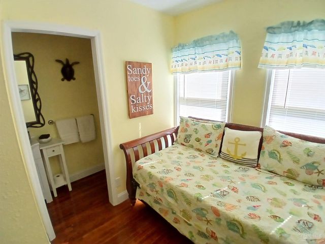 111 SE Syrcle Dr, Pensacola, FL 32507
