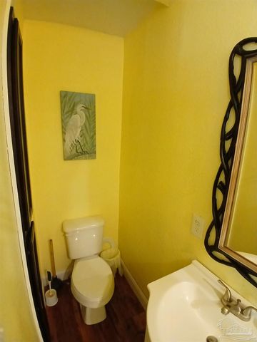 111 SE Syrcle Dr, Pensacola, FL 32507