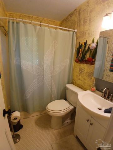 111 SE Syrcle Dr, Pensacola, FL 32507