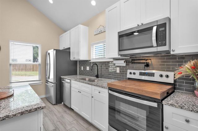 286 Westchase, Montgomery, TX 77316