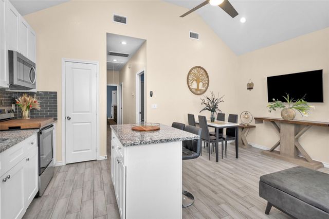 286 Westchase, Montgomery, TX 77316